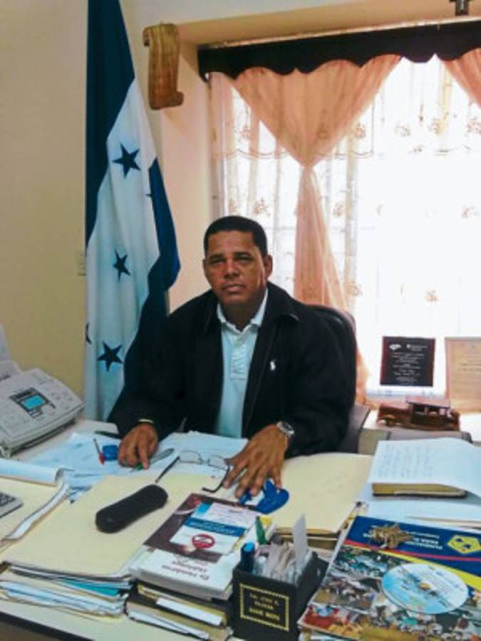 Alcalde de Cane planea seguir las obras de infraestructura en la comunidad