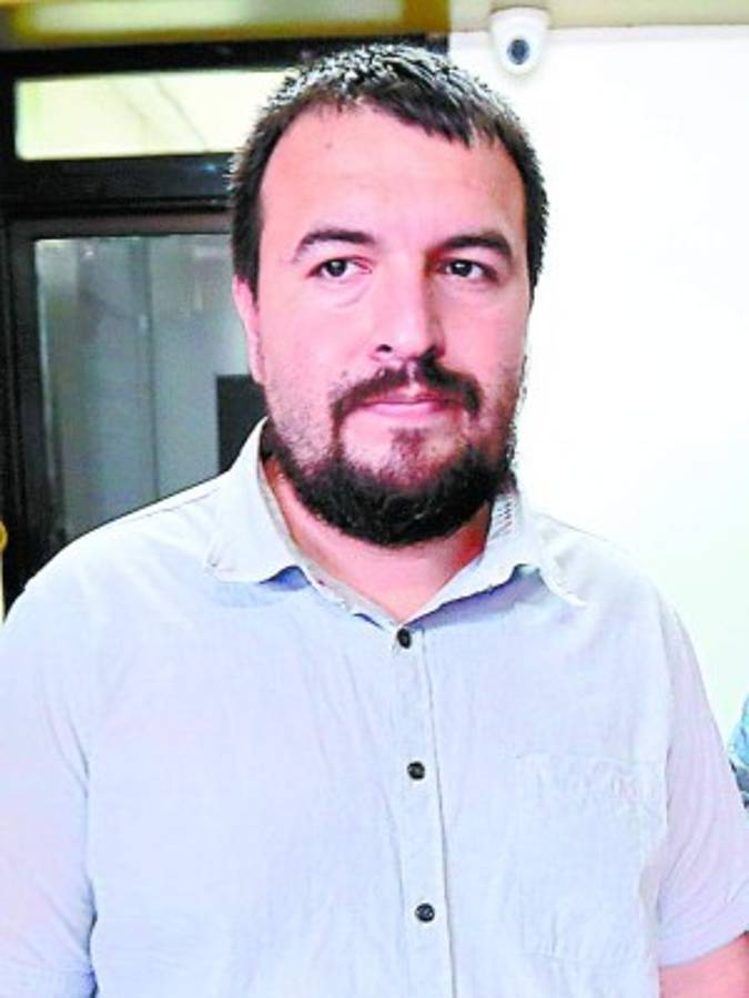 Óscar Rivera, Interventor del RNP: 'Vienen a trabajar o juegan fútbol”