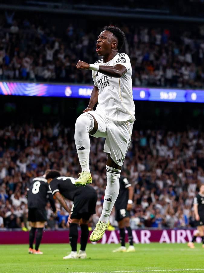 Vinicius se burla de Barcelona, pelea de jugadores y héroe en triunfo de Real Madrid en Champions