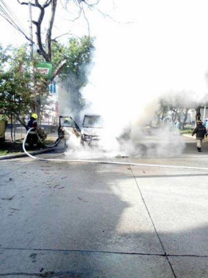 Queman bus en el barrio Barandillas de San Pedro Sula