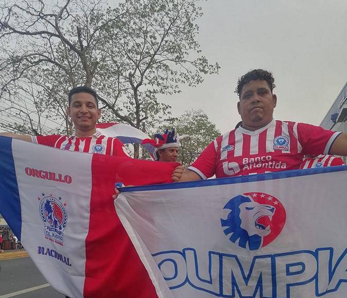 La alegría de la afición olimpista tras conseguir la 38 en el Yankel Rosenthal