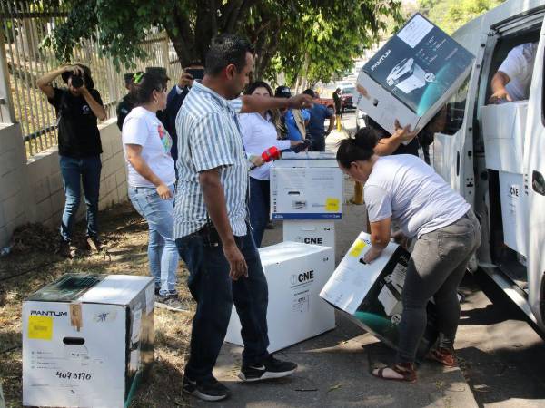 En material electoral en algunos casos no llegaba a su destino. La consejera presidenta del CNE dijo que se trató de un boicot contra las elecciones primarias.