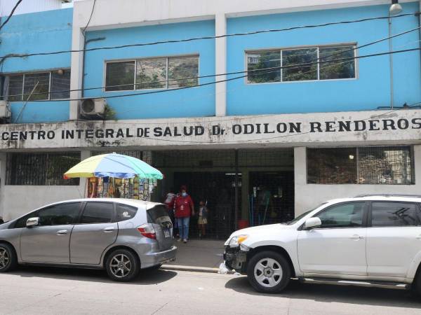 Sin medicamentos el centro de salud de Villa Adela, denuncian usuarios