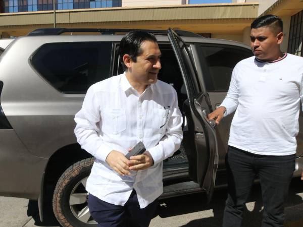 El magistrado Morazán fue suspendido de su cargo mientras se realiza el proceso en su contra.