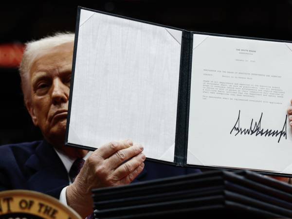 Nueva York, Colorado, California y las ciudades de Washington y San Francisco alegan que Trump “no tiene autoridad para reescribir o anular una enmienda constitucional”.