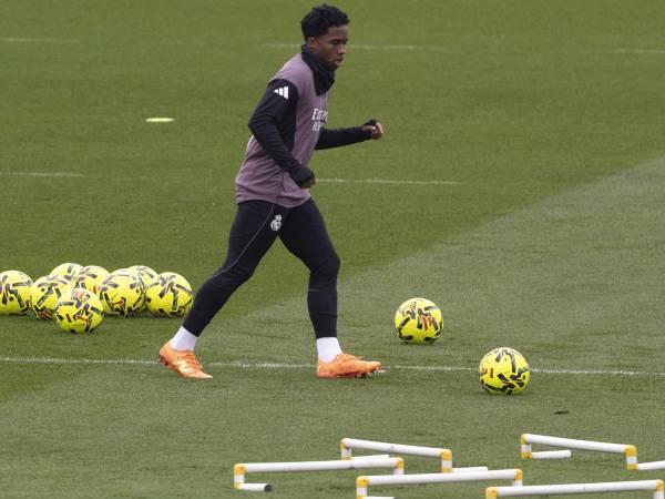 El brasileño Endrick Felipe Moreira de Sousa saldrá de las filas del Real Madrid, club que comanda el español Xabi Alonso, quien no confía en su trabajo