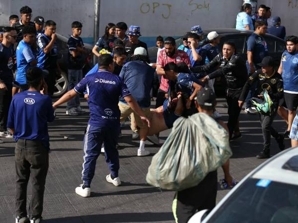 Desde tempranas horas se reportaron disparos en las inmediaciones del coloso capitalino, generando pánico entre los aficionados.