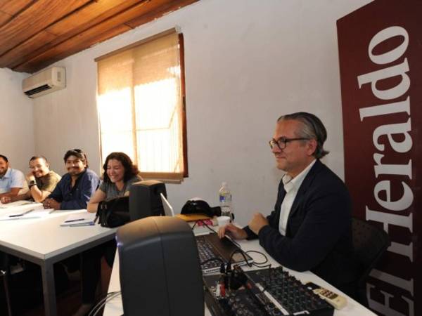 Hugo Pérez inició ayer su taller “Cómo contar un cuento documental” en el CCET.