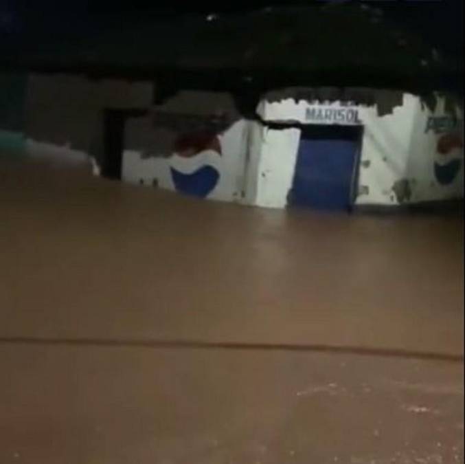 Muerte, desbordamientos y evacuados: Daños tras lluvias que afectan a Honduras (Fotos)