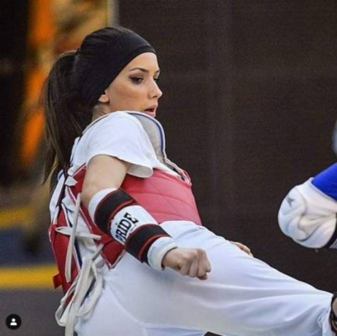 Sara Damnjanovic, la presentadora del clima serbia medallista en taekwondo