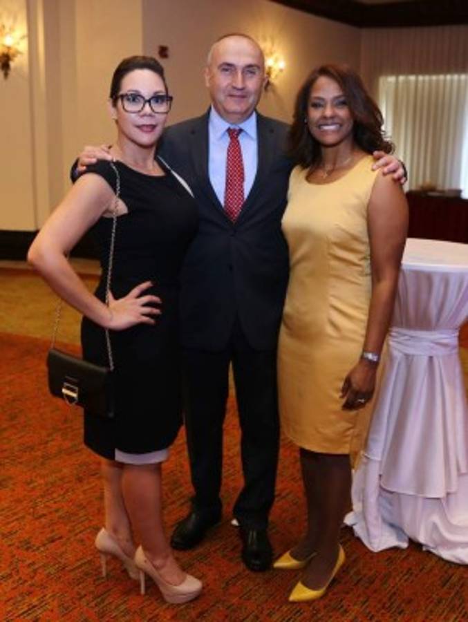 Elevan copas en el 173 aniversario de independencia de República Dominicana