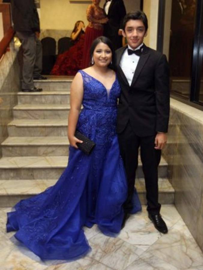 La International School despidió a sus seniors con un digno festejo