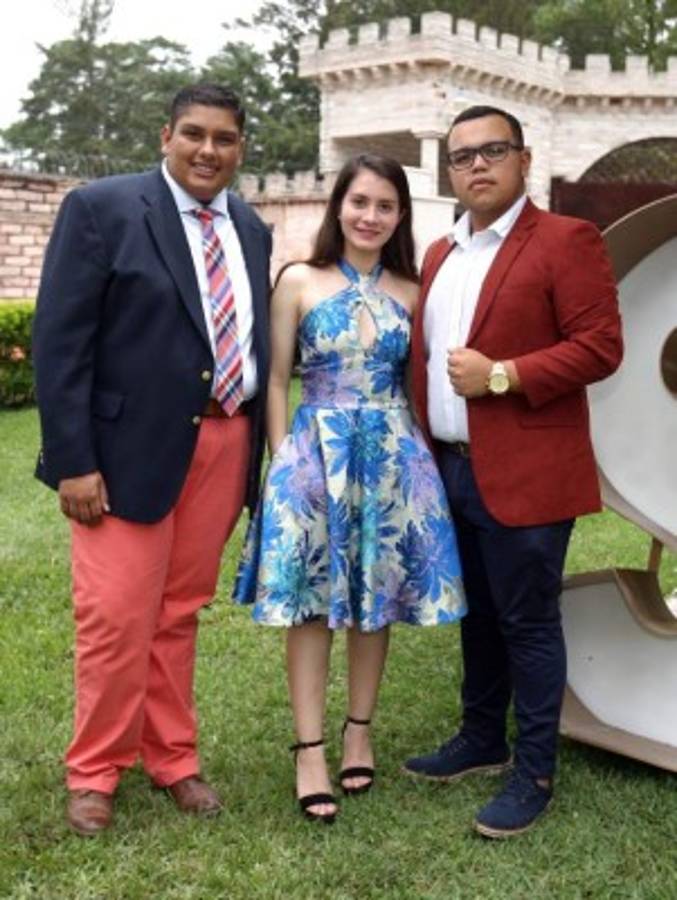 noche de recuerdo entre compañeros