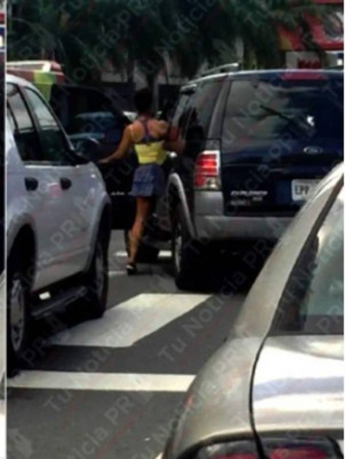 Mujer se baja de su auto sin que nadie imaginara lo que haría