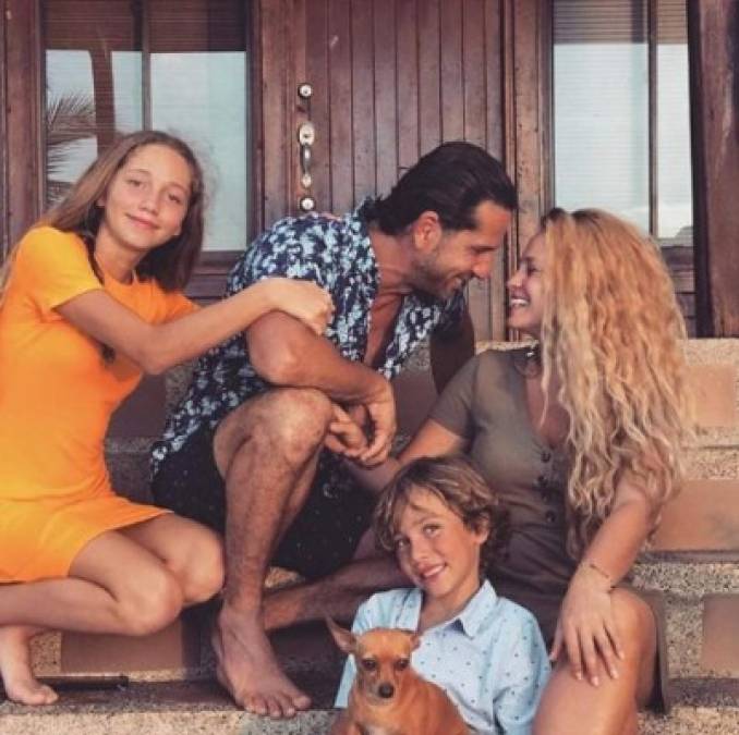 FOTOS: Así es la bella familia de Gregorio Pernía, 'El Titi' en Sin senos sí hay paraíso