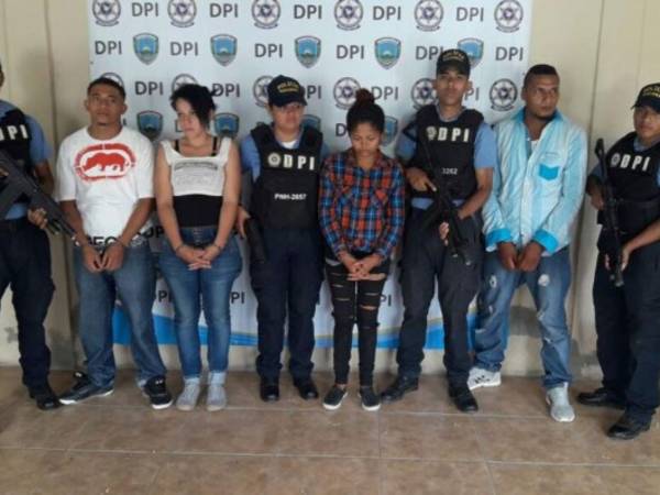 Dos hombres y dos mujeres fueron capturados en un operativo ralizado por la Dirección Policial de investigación (DPI).