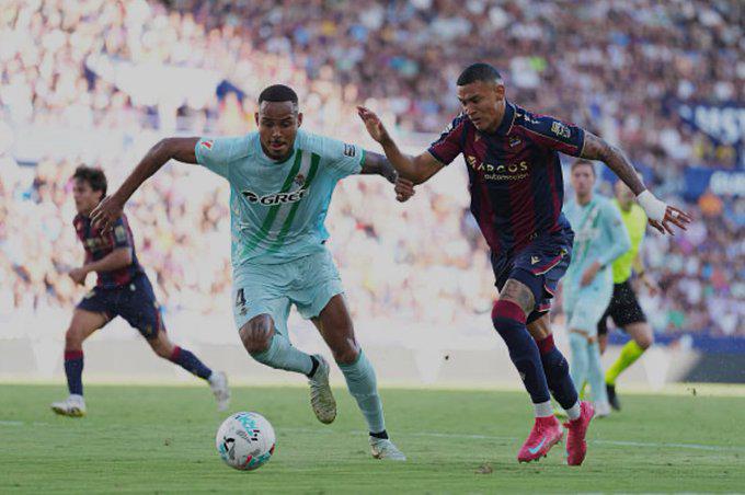 Kervin Arriaga y el motivo por el cual se ha 'enfriado' el traspaso del Levante a otro club