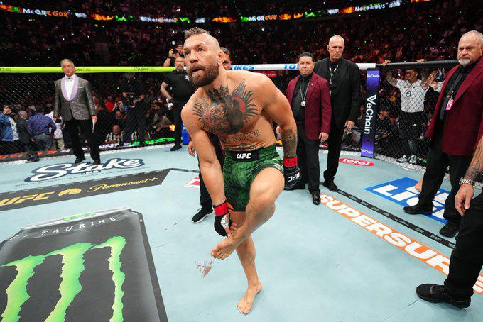 Conor McGregor fue derrotado en un minuto por Max Holloway y se conoce lo que sufrió