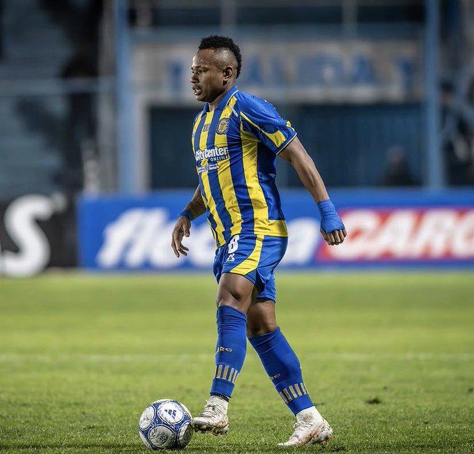 Jugador colombiano sorprende al anunciar relación con mujer 20 años mayor que él