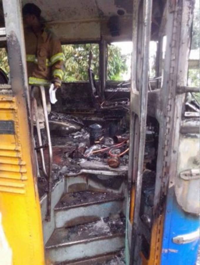 Se incendia bus escolar en el norte de Honduras