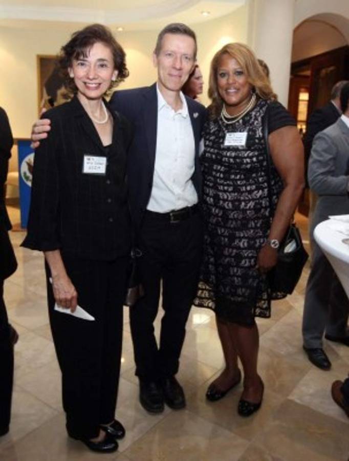 Jóvenes becarios fueron recibidos en su retorno a Honduras