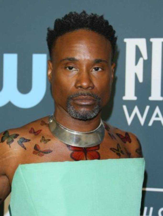 El actor usó un collar que resaltó sus tatuajes. Foto AFP