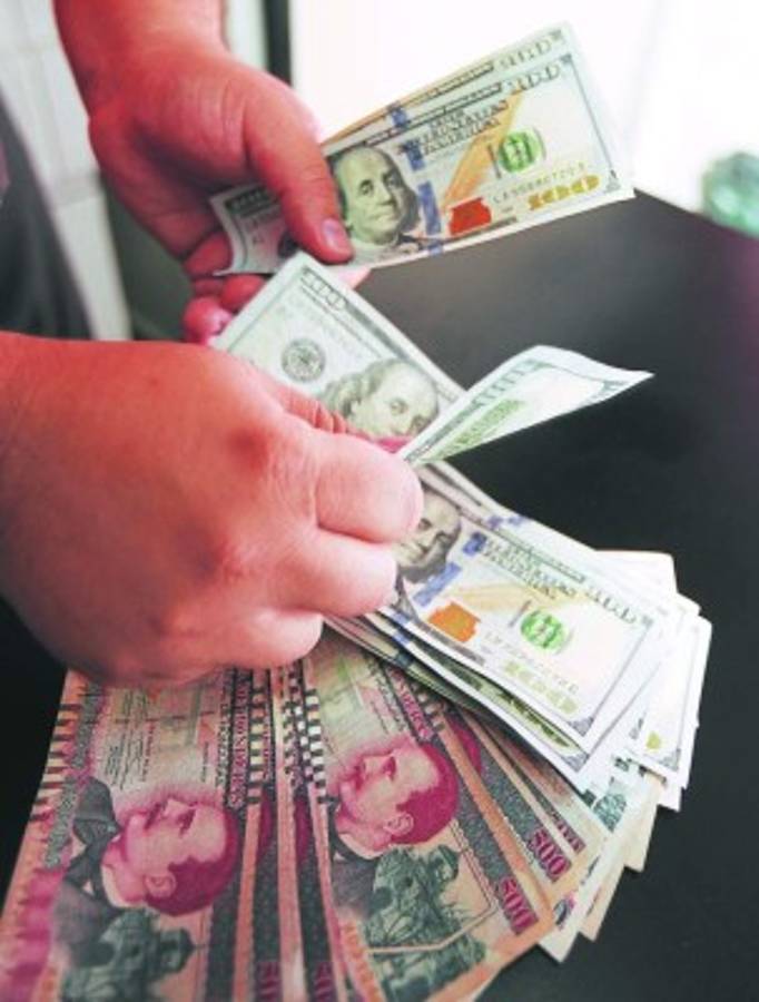 Dólar bajó 17 centavos de lempiras en 9 semanas