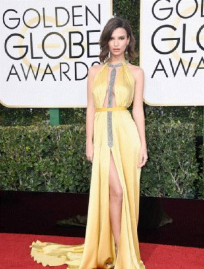 Emily Ratajkowski pasa momento vergonzoso Globos de Oro   