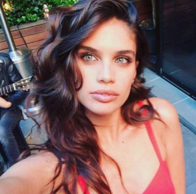 Ella es la supermodelo portuguesa Sara Sampaio, ¿la nueva conquista de Neymar?