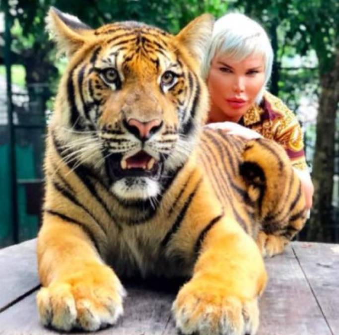 FOTOS: La lujosa y extravagante vida de Rodrigo Alves, el Ken humano