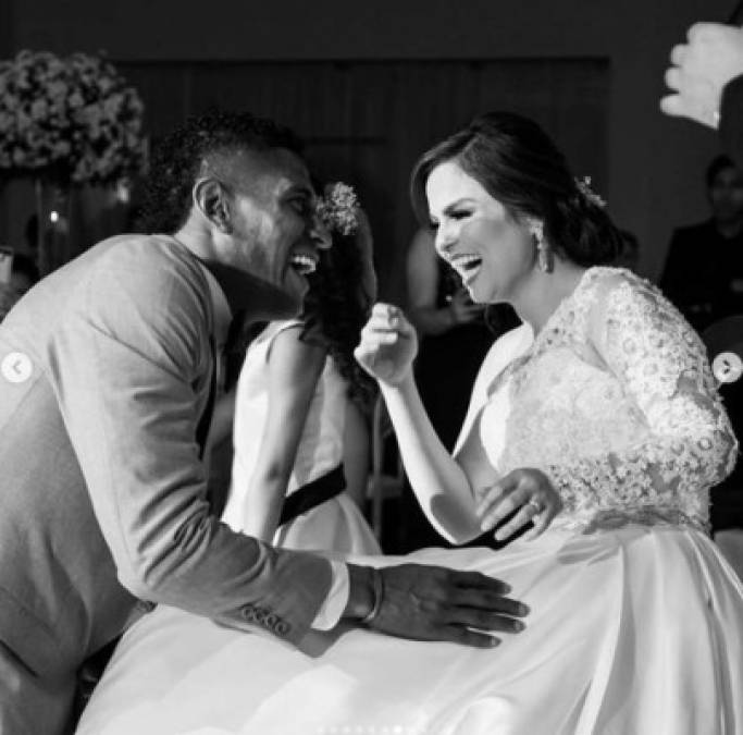 Las románticas fotos que compartió Carlo Costly de su boda