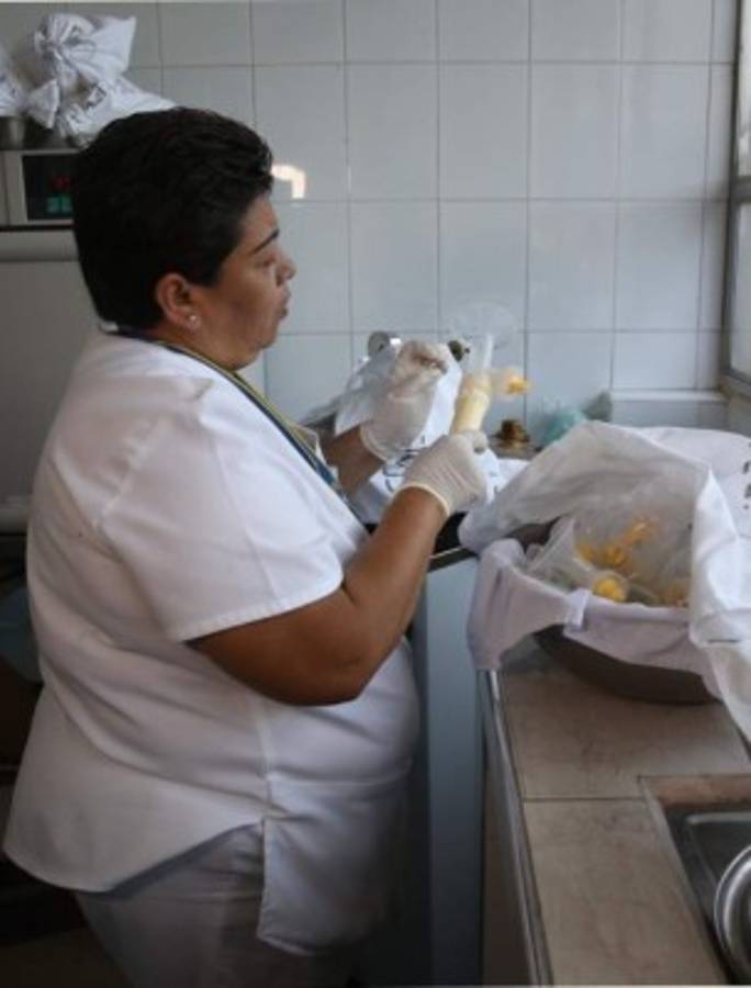 Buscan plaguicidas y mercurio en 320 muestras de leche