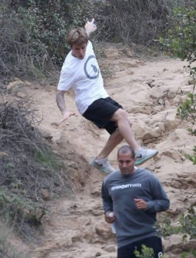 Justin Bieber se cayó mientras hacía ejercicio y el momento se viraliza en las redes