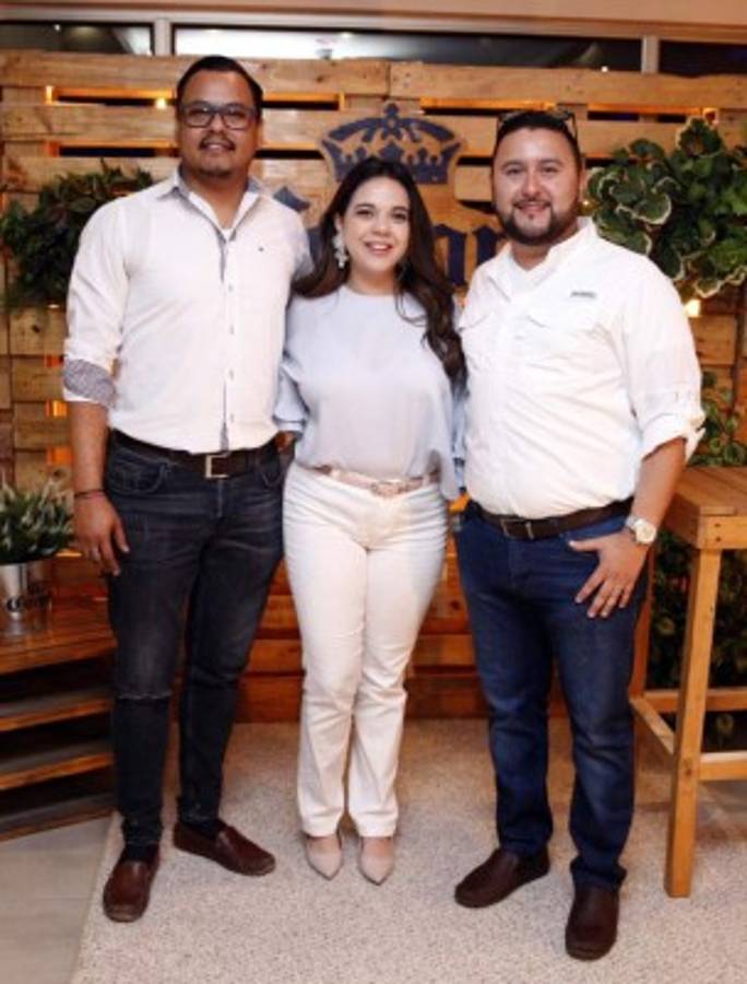 Estilo y Corona dan la bienvenida al verano en una tarde llena de música y sabor