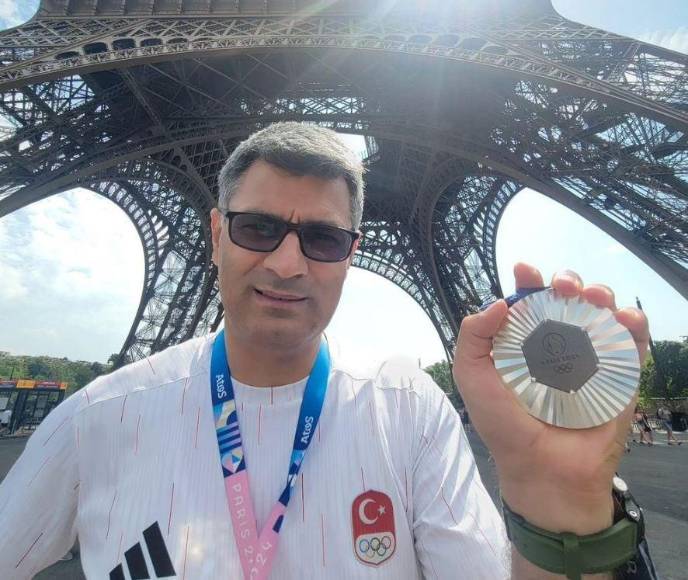 Yusuf Dikec, el tirador turco que se hizo viral en los Juegos Olímpicos de París 2024