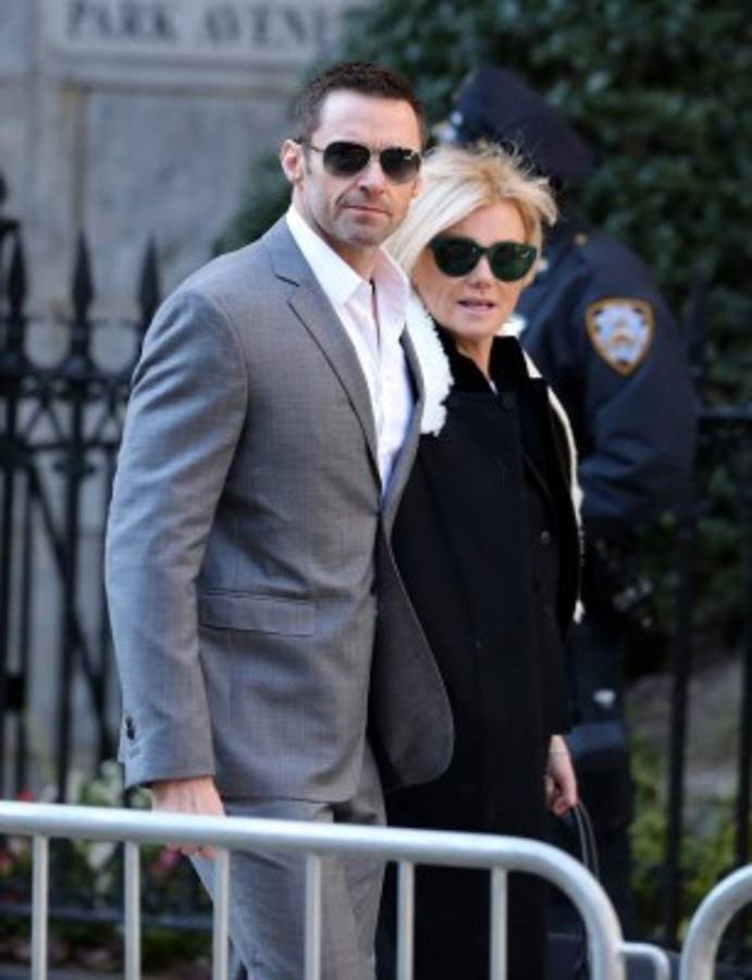 Luminarias despiden al caballero del diseño mundial