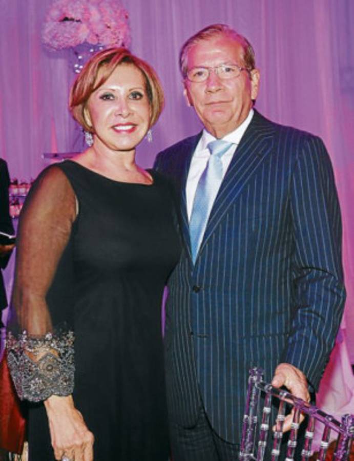 Júbilo por los esposos Roberto Jaar y Karine Jaar