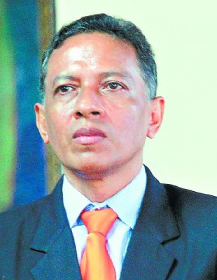 Presidente de Honduras organiza nueva policía