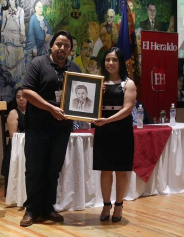 EL HERALDO premia a ganador del VIII concurso de Cuentos Cortos Inéditos 'Rafael Heliodoro Valle”