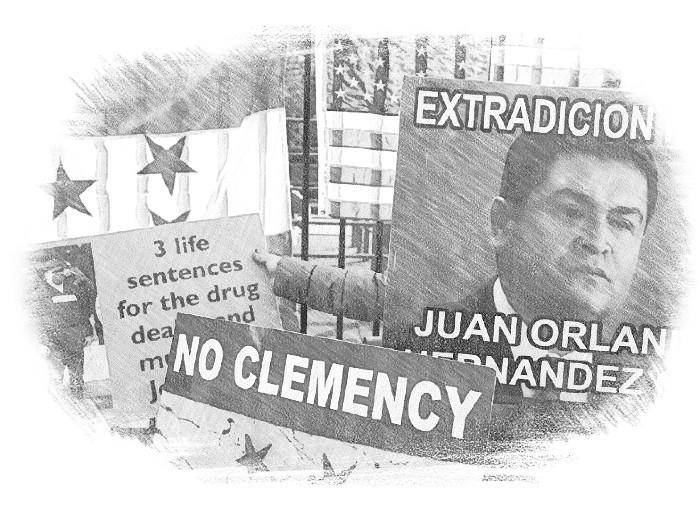 Juicio de JOH: Con banderas y pancartas, hondureños acuden a Corte de Nueva York