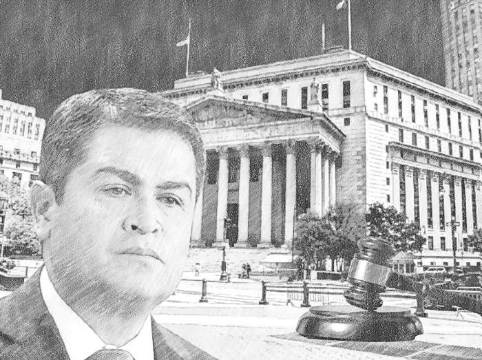 Video de JOH bajándose de un avión “tras declararse inocente” en Nueva York no es actual