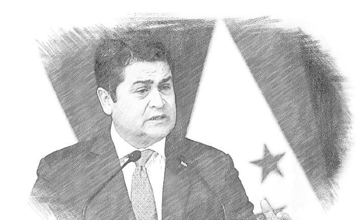 El video de JOH en un púlpito no es del momento en el que testificó en su juicio