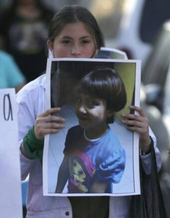 Vecinos y familiares se sumaron a la búsqueda.