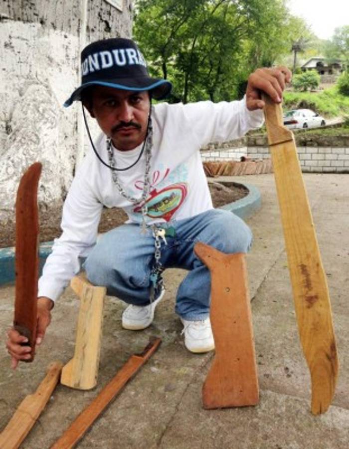 Capitalinos dedican sus horas libres al reciclaje de materiales y al coleccionismo