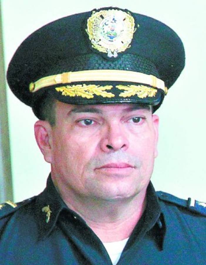 Presidente de Honduras organiza nueva policía