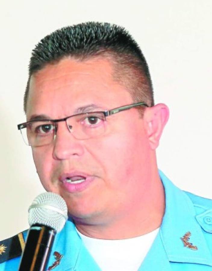 Honduras: Seguridad aclara que aparatos en uniformes no son para monitorear a policías