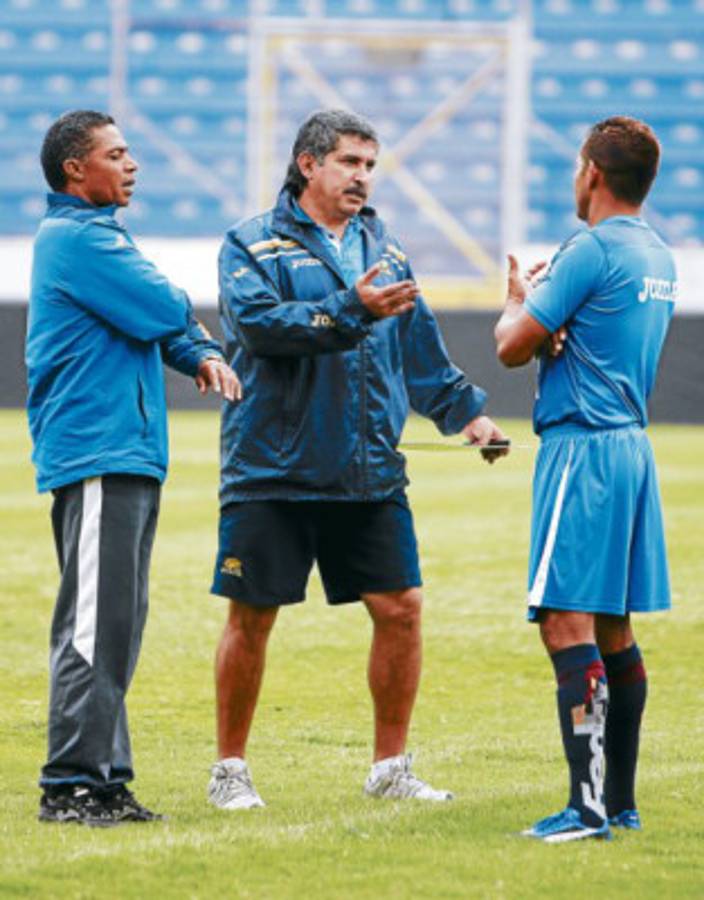 Pedro Atala: 'Hay jugadores que le están robando al Motagua”