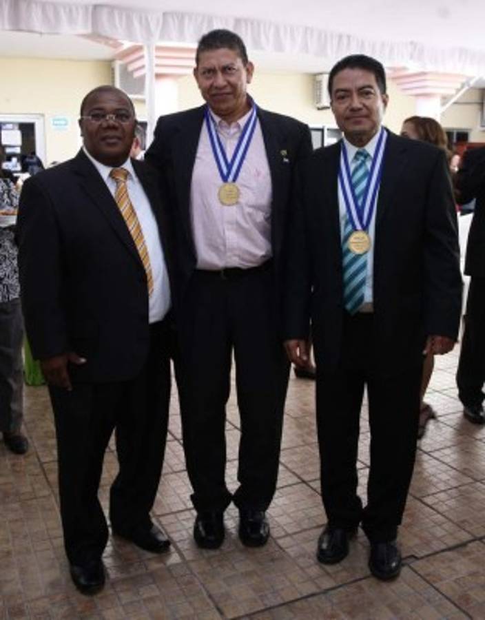 Congreso Nacional premia la excelencia y honradez