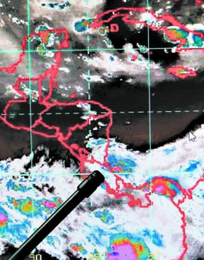 Onda tropical dejará lluvias en Honduras