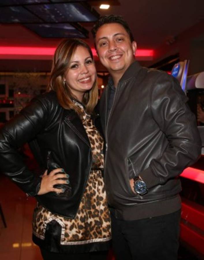 Con música inauguran el nuevo Rumba Burger